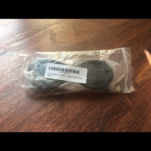 Brand New Clout Goggle Sunglasses - Picture 7 of 7